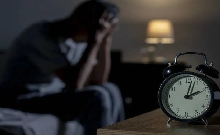 هفت عاملی که نمی‌گذارد شب‌ها خواب راحت داشته باشید